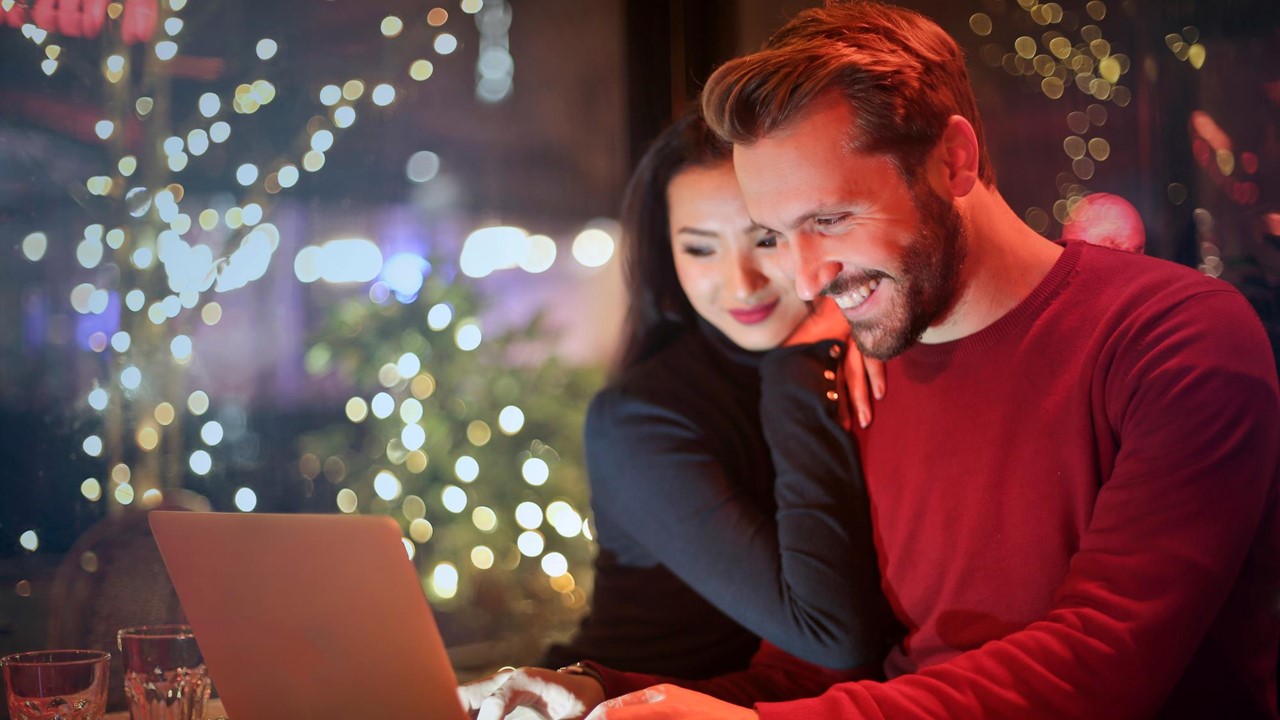 couple looking at laptop