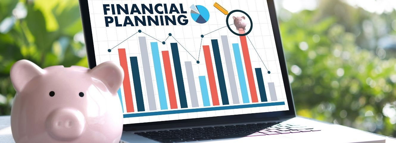 Piggy bank and chart